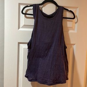 Lululemon twist and reach tank top, size 8